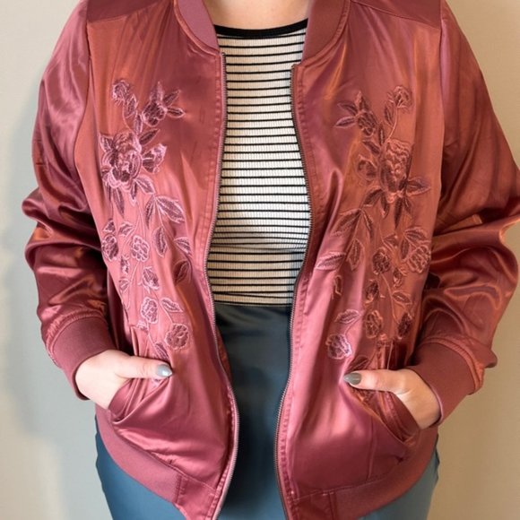 Torrid Rose Pink Satin Embroidered Floral Bomber Jacket, 1X EUC - Picture 3 of 5